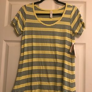 NWT LuLaRoe Classic T (XS)